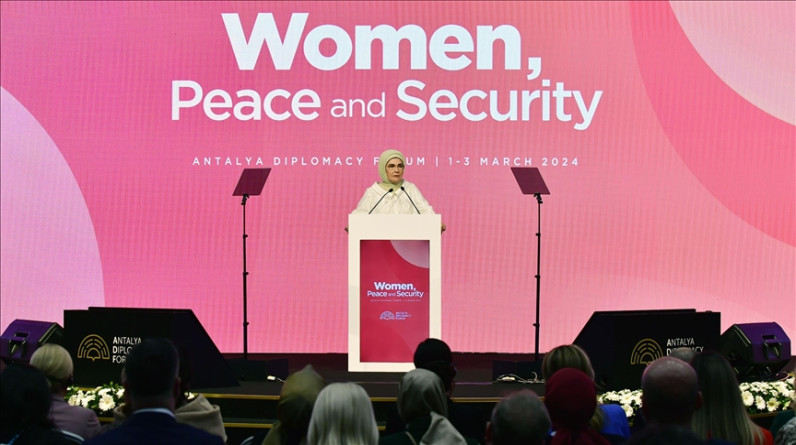 أمينة أردوغان:  لا يمكن نجاح أي عملية سلام تستثني النساء